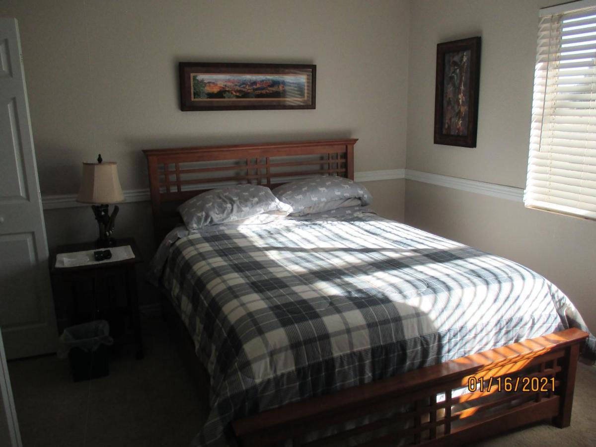 Peaks Wildernest House Bed And Breakfast - Vaccinations Required Flagstaff Esterno foto